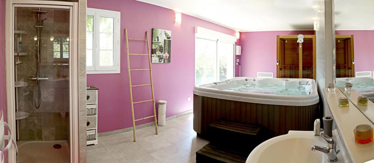 Monteaux Au Coeur Du Bien-Etre, Chalet Avec Piscine Chauffee Et Couverte, Spa, Sauna, Massages מראה חיצוני תמונה